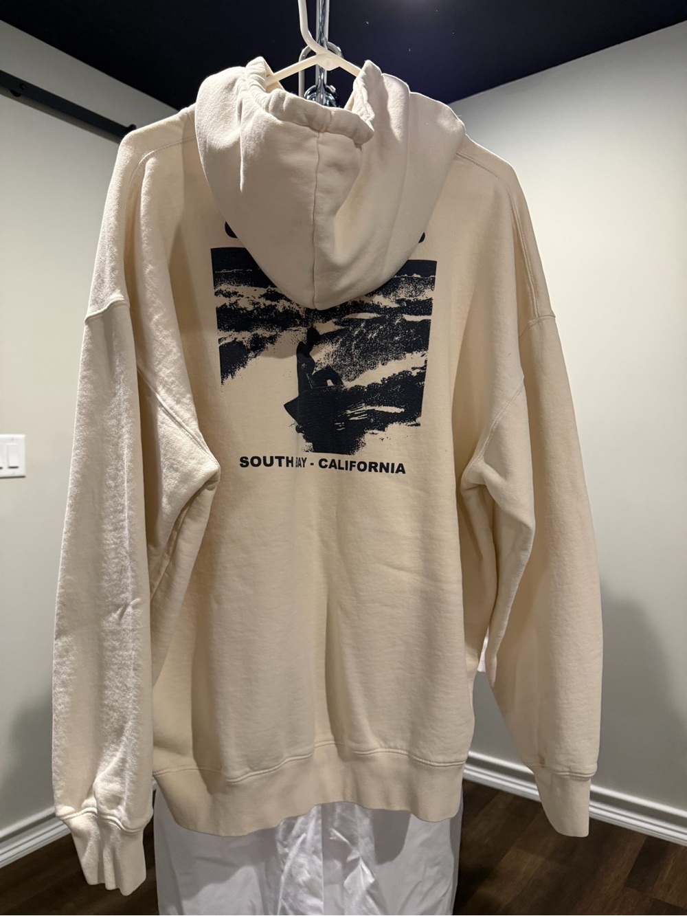 Brandy Melville / John Galt
South Bay Hoodie - Picture 4 of 8